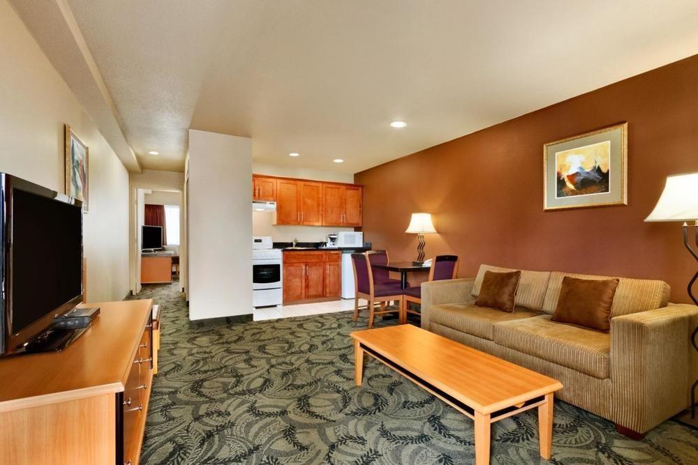 Poco Inn And Suites Hotel And Conference Center Port Coquitlam Eksteriør bilde