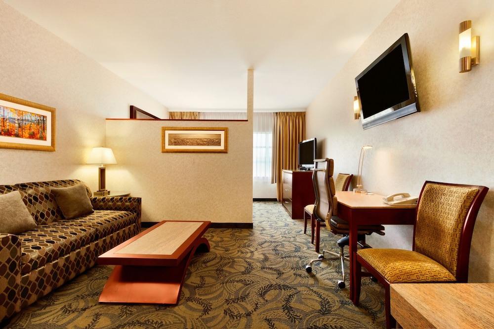 Poco Inn And Suites Hotel And Conference Center Port Coquitlam Eksteriør bilde