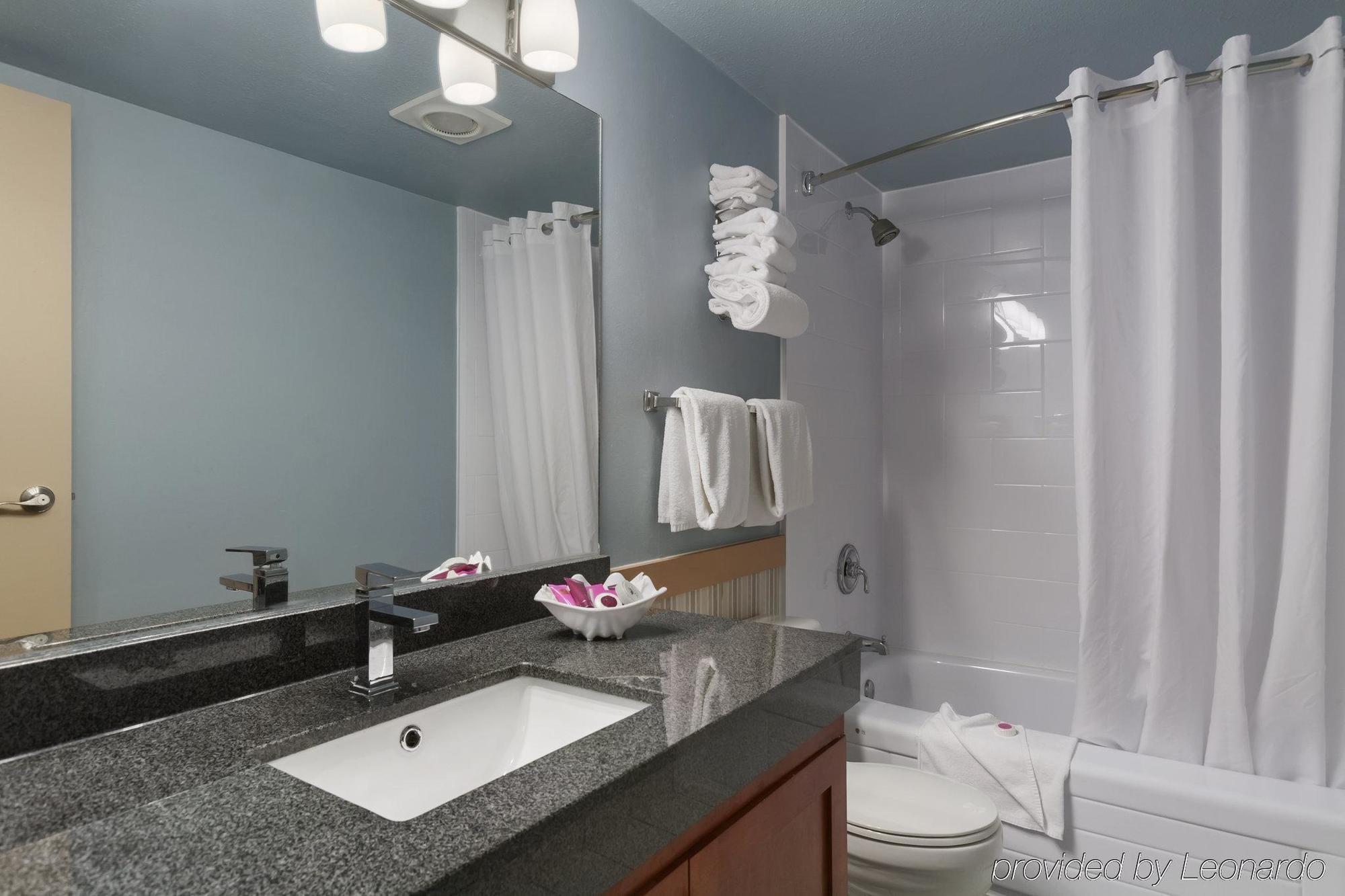 Poco Inn And Suites Hotel And Conference Center Port Coquitlam Eksteriør bilde