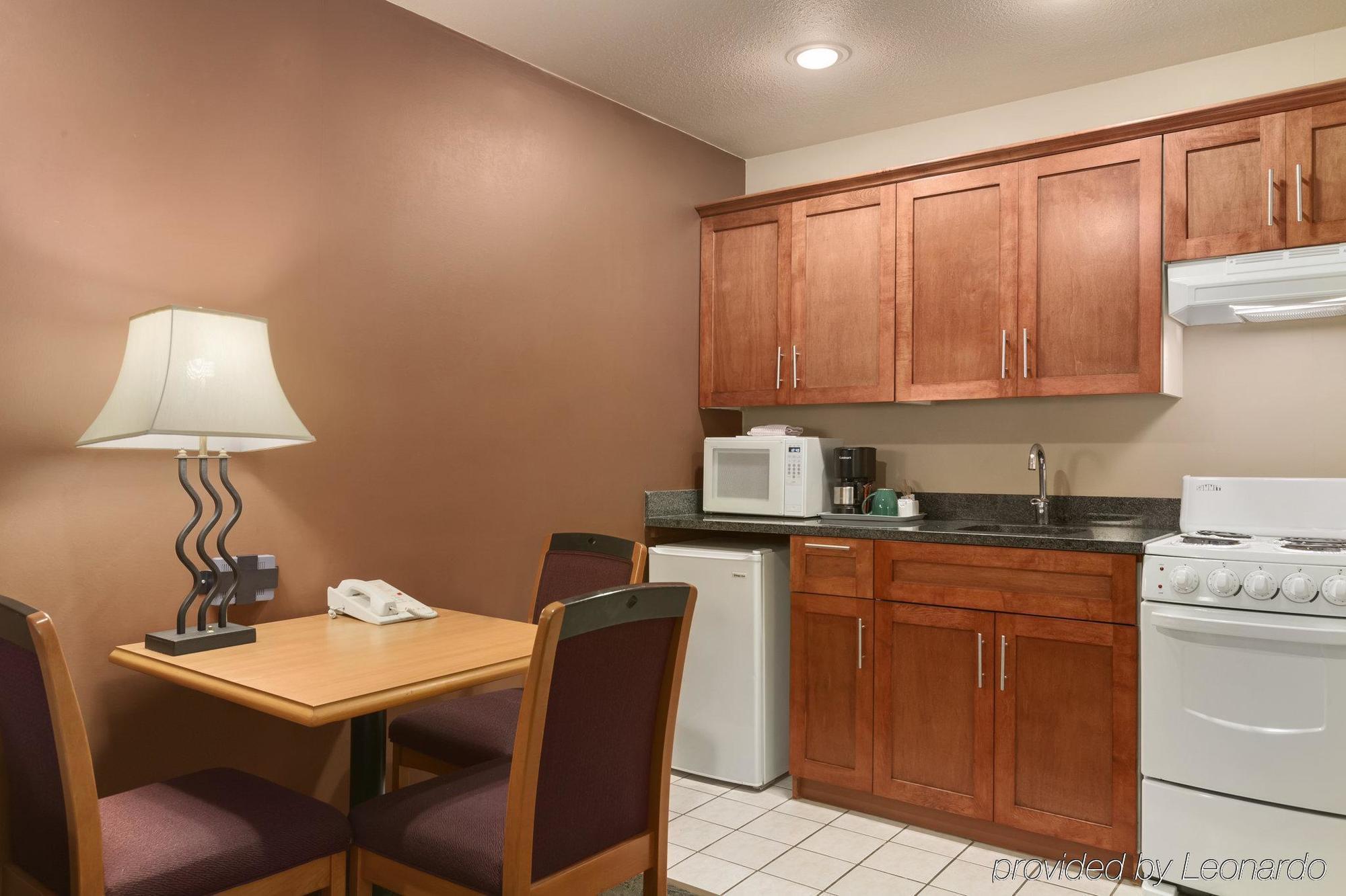 Poco Inn And Suites Hotel And Conference Center Port Coquitlam Eksteriør bilde