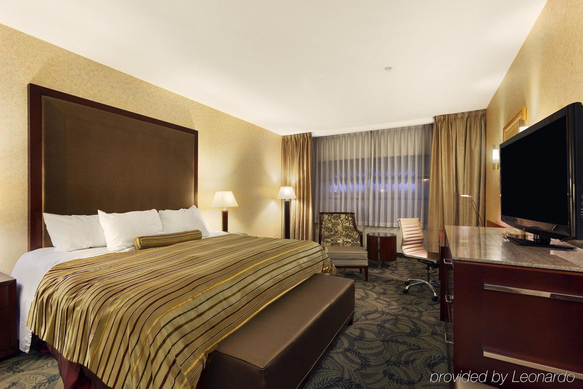 Poco Inn And Suites Hotel And Conference Center Port Coquitlam Eksteriør bilde