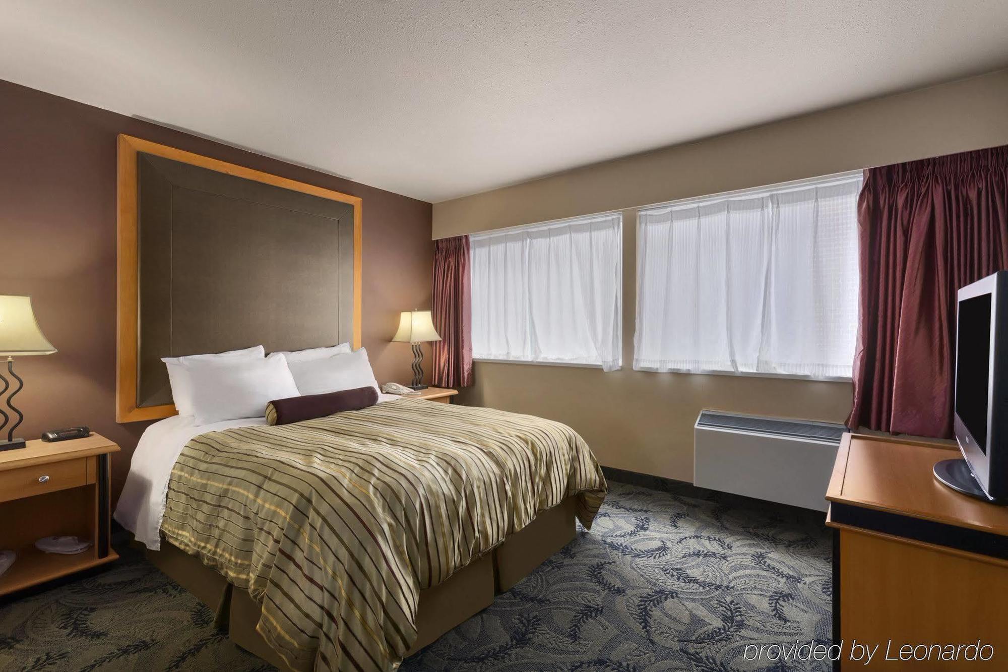 Poco Inn And Suites Hotel And Conference Center Port Coquitlam Eksteriør bilde
