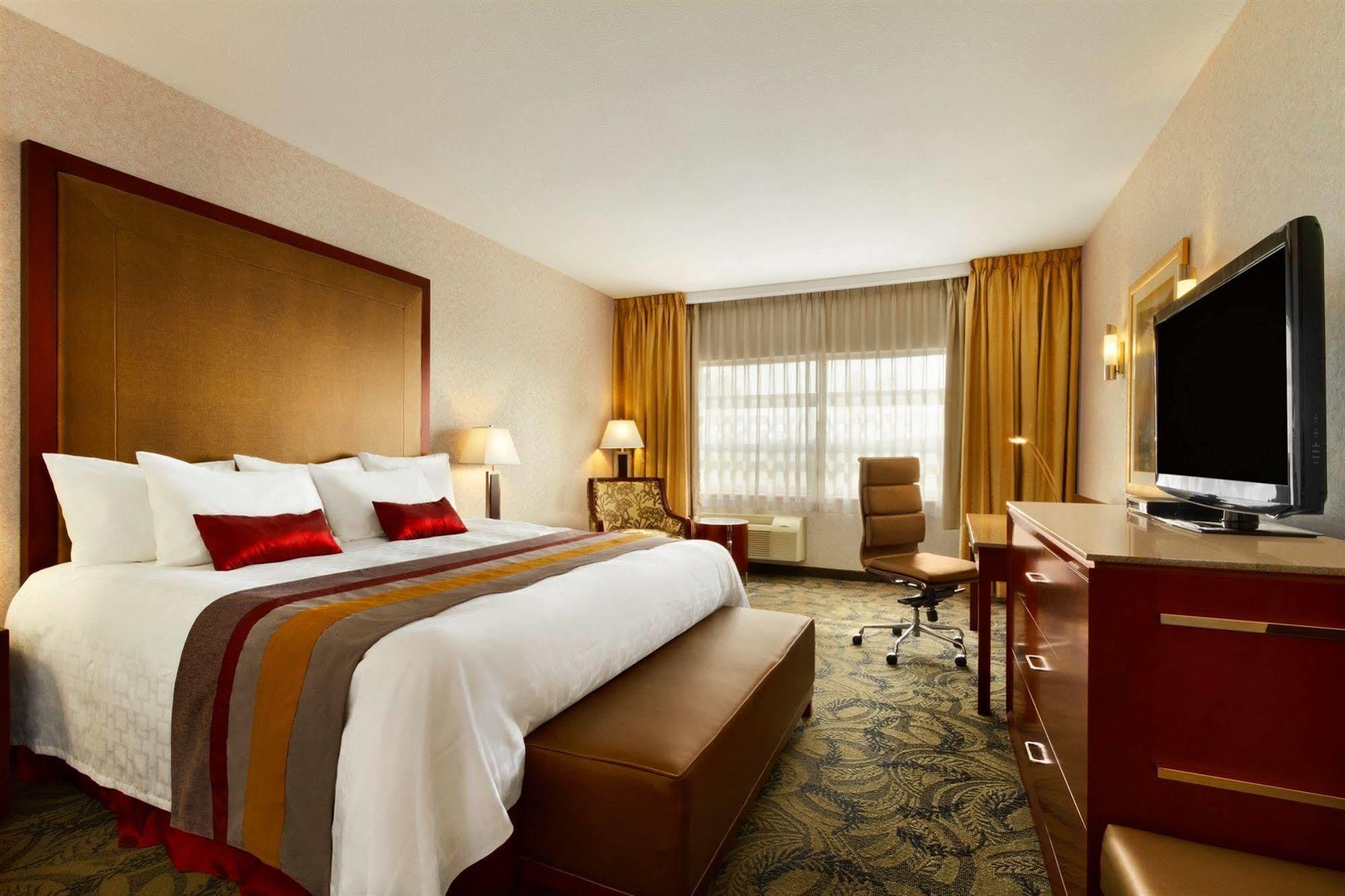 Poco Inn And Suites Hotel And Conference Center Port Coquitlam Eksteriør bilde