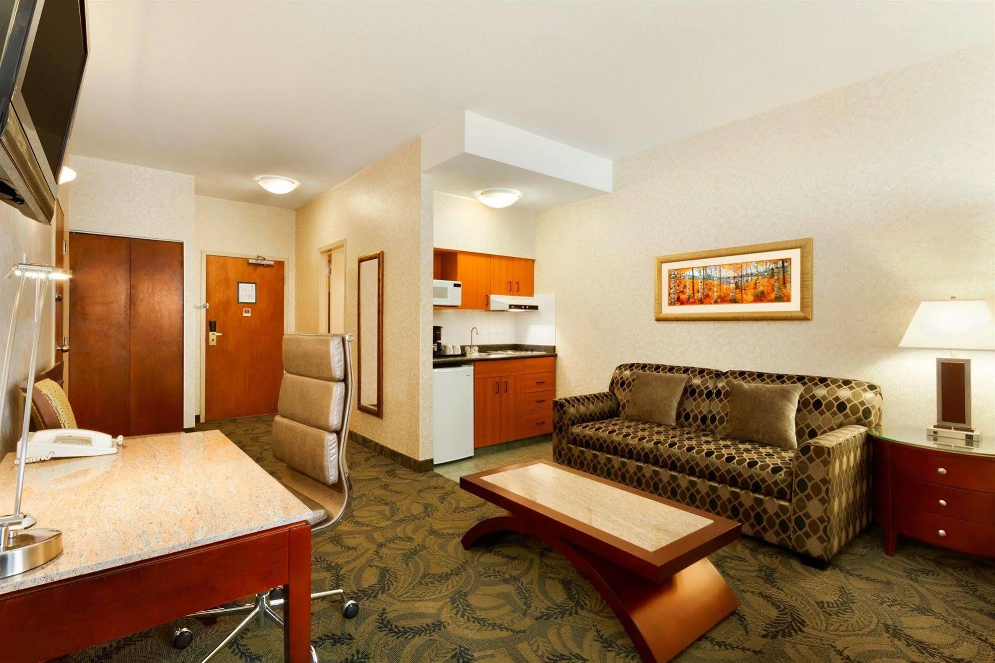 Poco Inn And Suites Hotel And Conference Center Port Coquitlam Eksteriør bilde