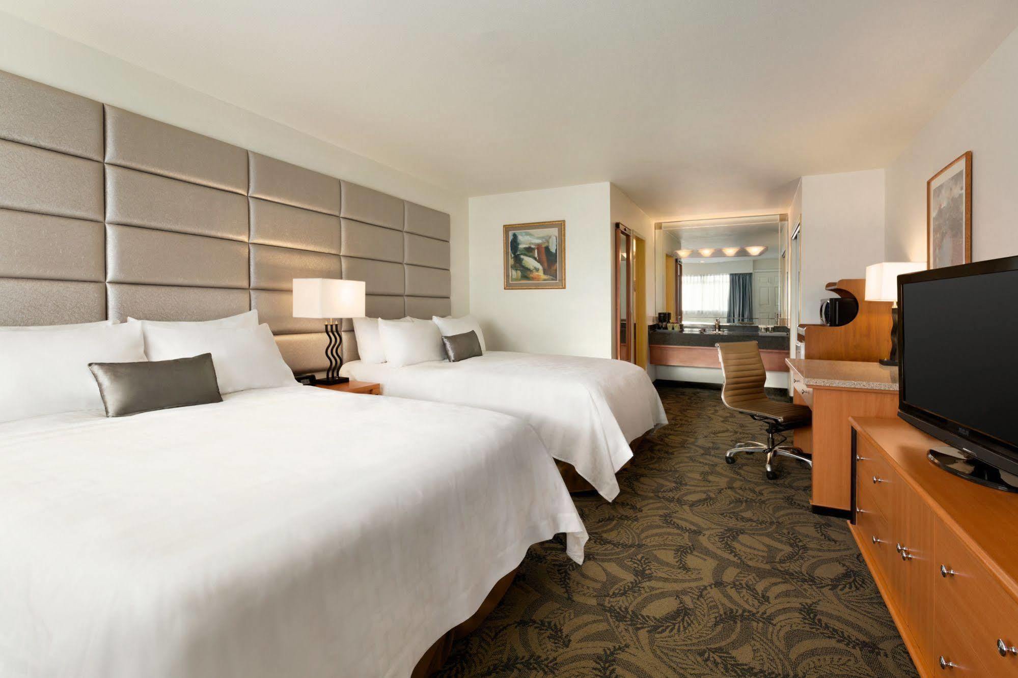 Poco Inn And Suites Hotel And Conference Center Port Coquitlam Eksteriør bilde